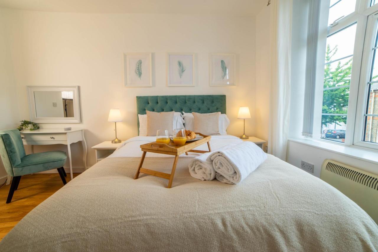 Vibrant City Centre - King Bed, Entire Apartment Cambridge  Bagian luar foto