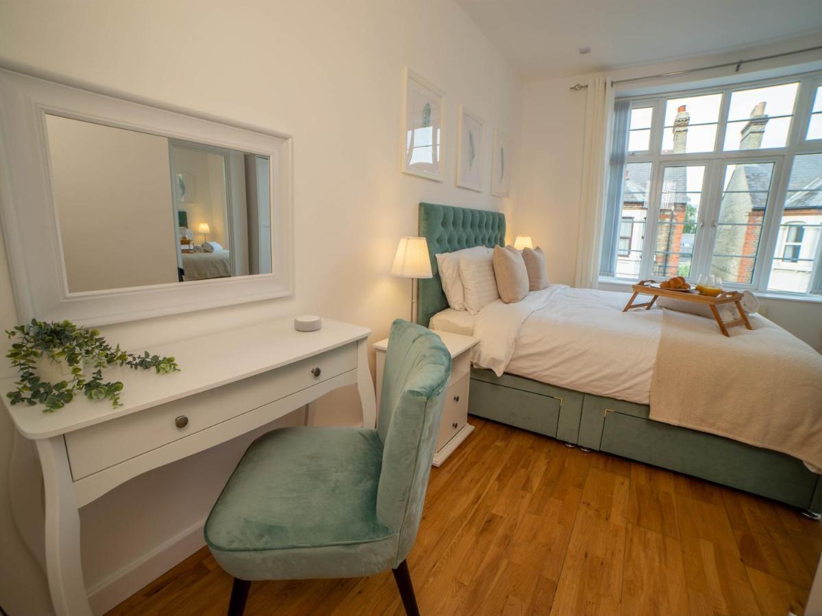 Vibrant City Centre - King Bed, Entire Apartment Cambridge  Bagian luar foto