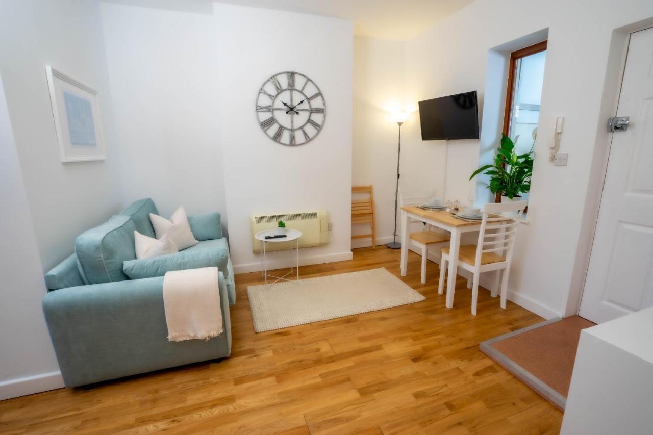Vibrant City Centre - King Bed, Entire Apartment Cambridge  Bagian luar foto